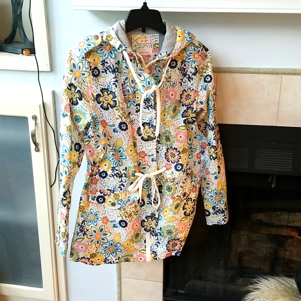 Rain Jacket Size Medium